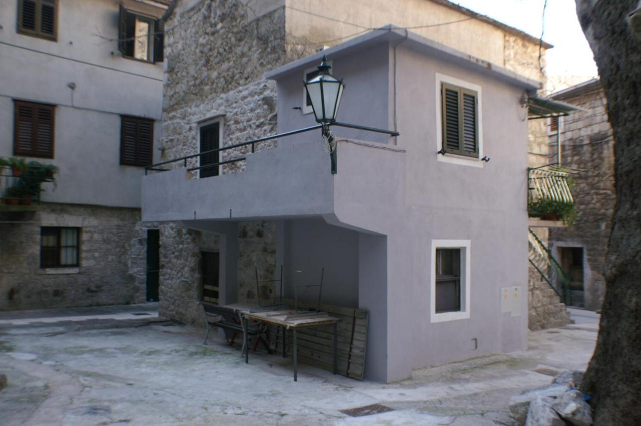 Apartments With A Parking Space Omis - 4327 Exterior foto
