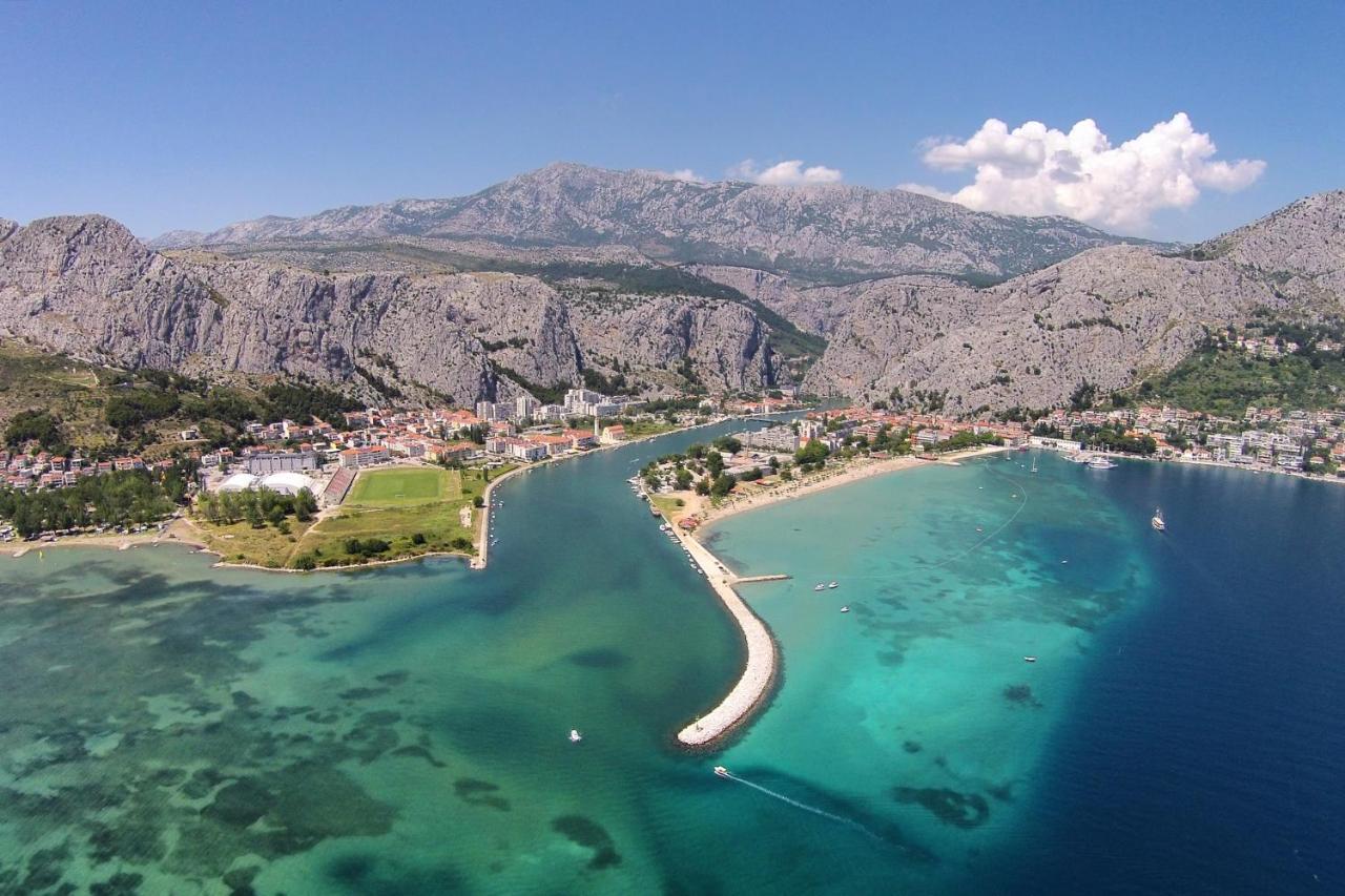Apartments With A Parking Space Omis - 4327 Exterior foto